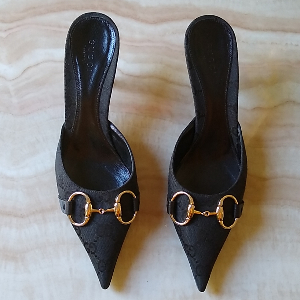 Gucci mule black with gold chain detail